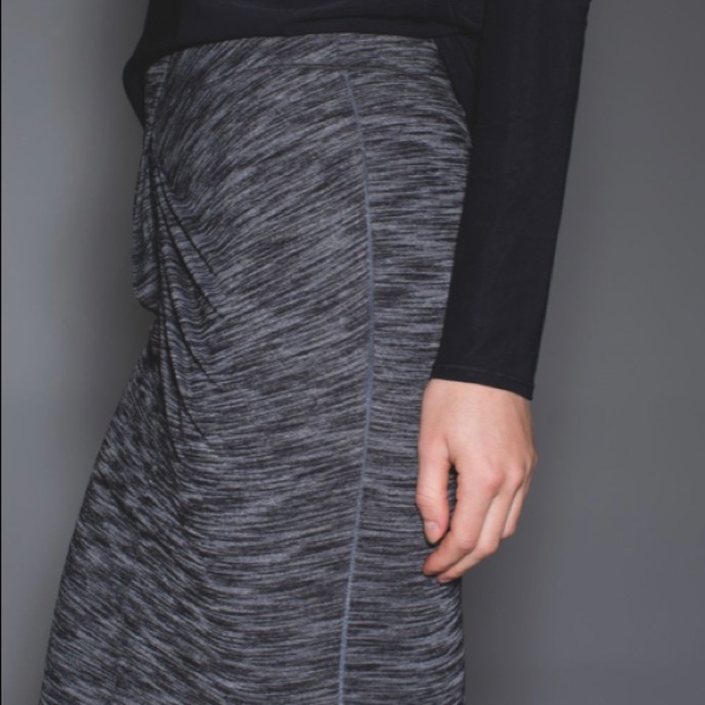 NWT HSAP LULULEMON & GO WHERE TO SKIRT - - Size 8 - Picture 3 of 8